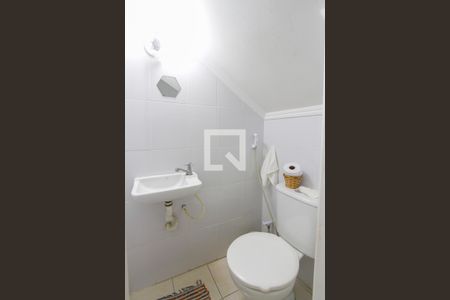 Casa de condomínio à venda com 283m², 4 quartos e 3 vagasBanheiro de serviço