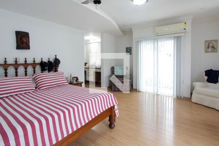 Casa de condomínio à venda com 283m², 4 quartos e 3 vagasQuarto 1 suíte