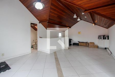 Casa de condomínio à venda com 283m², 4 quartos e 3 vagasSótão