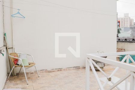 Casa à venda com 130m², 3 quartos e 2 vagas Casa à venda com 130m², 3 quartos e 2 vagasTerraço