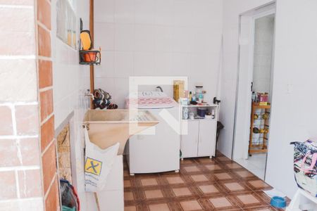 Casa à venda com 130m², 3 quartos e 2 vagas Casa à venda com 130m², 3 quartos e 2 vagasÁrea de Serviço