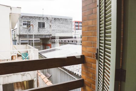 Casa à venda com 130m², 3 quartos e 2 vagas Casa à venda com 130m², 3 quartos e 2 vagasVaranda