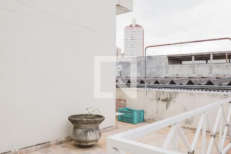 Casa à venda com 130m², 3 quartos e 2 vagas Casa à venda com 130m², 3 quartos e 2 vagasTerraço