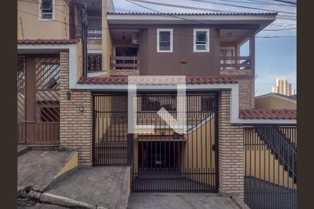 Casa à venda com 196m², 3 quartos e 3 vagas Casa à venda com 196m², 3 quartos e 3 vagasFachada