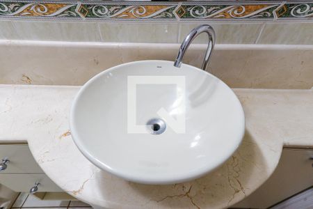 Casa à venda com 196m², 3 quartos e 3 vagas Casa à venda com 196m², 3 quartos e 3 vagasBanheiro