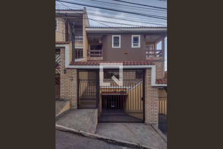 Casa à venda com 196m², 3 quartos e 3 vagas Casa à venda com 196m², 3 quartos e 3 vagasFachada