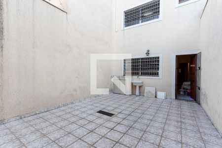 Casa à venda com 196m², 3 quartos e 3 vagas Casa à venda com 196m², 3 quartos e 3 vagasQuintal