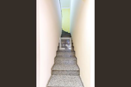 Casa à venda com 196m², 3 quartos e 3 vagas Casa à venda com 196m², 3 quartos e 3 vagasEscada Quartos