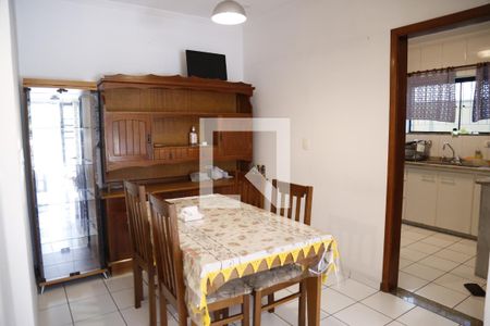 Casa à venda com 135m², 4 quartos e 2 vagasCopa