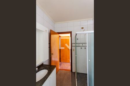 Casa para alugar com 264m², 4 quartos e 4 vagas Casa para alugar com 264m², 4 quartos e 4 vagasBanheiro da Suíte