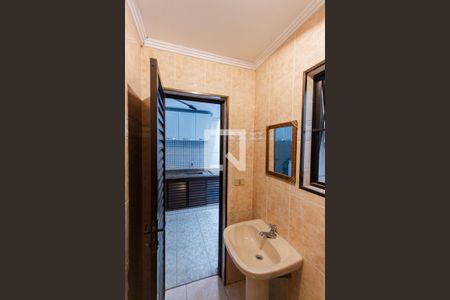 Casa para alugar com 264m², 4 quartos e 4 vagas Casa para alugar com 264m², 4 quartos e 4 vagasBanheiro de Serviço