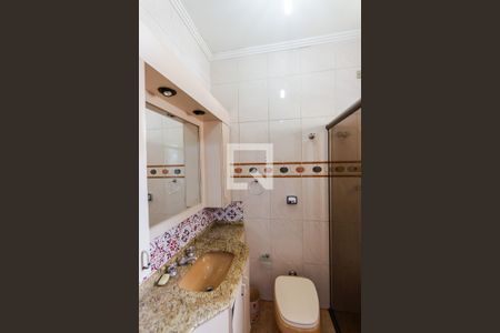 Casa para alugar com 264m², 4 quartos e 4 vagas Casa para alugar com 264m², 4 quartos e 4 vagasBanheiro da Suíte 2