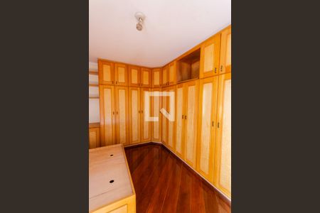 Casa para alugar com 264m², 4 quartos e 4 vagas Casa para alugar com 264m², 4 quartos e 4 vagasArmário