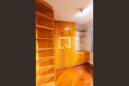 Casa para alugar com 264m², 4 quartos e 4 vagas Casa para alugar com 264m², 4 quartos e 4 vagasArmário