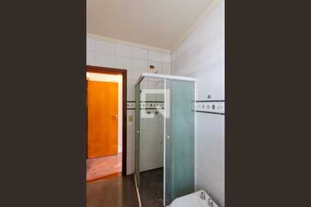 Casa para alugar com 264m², 4 quartos e 4 vagas Casa para alugar com 264m², 4 quartos e 4 vagasBanheiro da Suíte