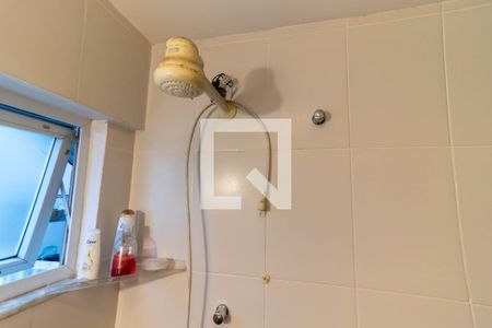 Casa de condomínio à venda com 354m², 5 quartos e 2 vagas Casa de condomínio à venda com 354m², 5 quartos e 2 vagasBanheiro Suíte Piso Térreo