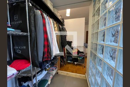 Casa à venda com 170m², 5 quartos e 3 vagas Casa à venda com 170m², 5 quartos e 3 vagasCloset Suite 1