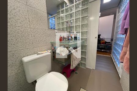 Casa à venda com 170m², 5 quartos e 3 vagas Casa à venda com 170m², 5 quartos e 3 vagasBanheiro Suíte 1