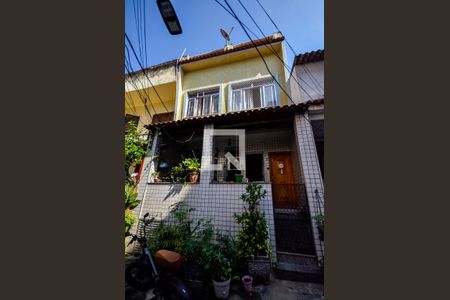 Casa à venda com 90m², 2 quartos e sem vaga Casa à venda com 90m², 2 quartos e sem vagaFachada