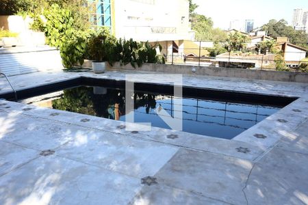 Casa de condomínio à venda com 330m², 3 quartos e 3 vagas Casa de condomínio à venda com 330m², 3 quartos e 3 vagasVaranda / Quintal / Piscina