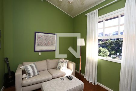 Casa de condomínio à venda com 330m², 3 quartos e 3 vagas Casa de condomínio à venda com 330m², 3 quartos e 3 vagassuíte 2