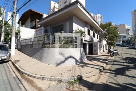 Casa à venda com 206m², 3 quartos e 4 vagasFachada