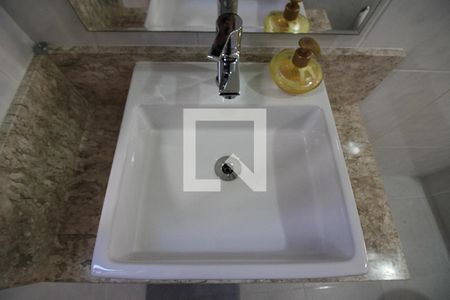 Casa para alugar com 210m², 3 quartos e 2 vagasQuarto 1 - Suíte Banheiro 