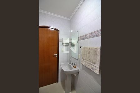 Casa para alugar com 210m², 3 quartos e 2 vagasBanheiro Social 2