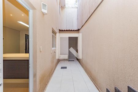 Casa à venda com 216m², 4 quartos e 2 vagas Casa à venda com 216m², 4 quartos e 2 vagasQuintal