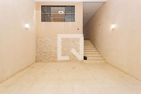Casa à venda com 216m², 4 quartos e 2 vagas Casa à venda com 216m², 4 quartos e 2 vagasGaragem