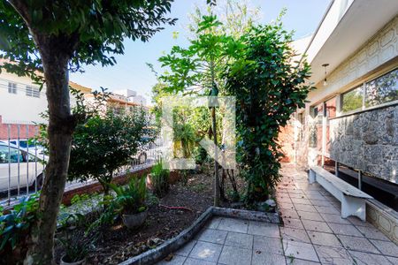 Casa à venda com 221m², 3 quartos e 6 vagasJardim