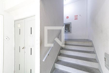 Apartamento à venda com 50m², 2 quartos e 2 vagasEscada