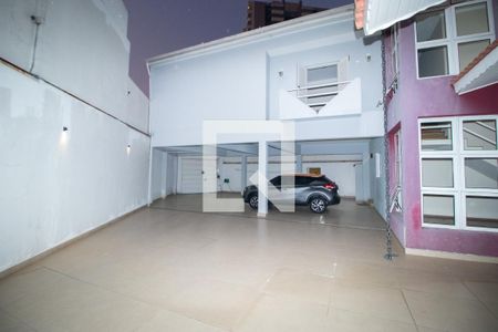 Casa à venda com 510m², 4 quartos e 7 vagas Casa à venda com 510m², 4 quartos e 7 vagasÁrea externa