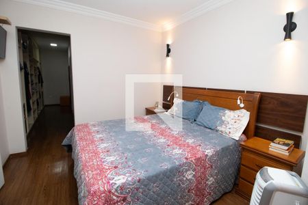 Casa à venda com 510m², 4 quartos e 7 vagas Casa à venda com 510m², 4 quartos e 7 vagasQuarto 4