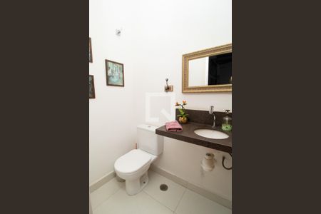 Casa à venda com 510m², 4 quartos e 7 vagas Casa à venda com 510m², 4 quartos e 7 vagasLavabo 2