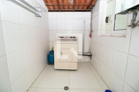 Casa à venda com 510m², 4 quartos e 7 vagas Casa à venda com 510m², 4 quartos e 7 vagasÁrea de serviço