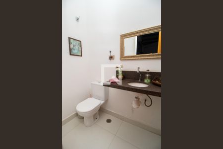 Casa à venda com 510m², 4 quartos e 7 vagas Casa à venda com 510m², 4 quartos e 7 vagasLavabo 2