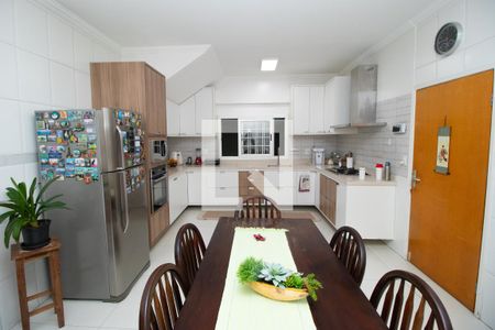 Casa à venda com 510m², 4 quartos e 7 vagas Casa à venda com 510m², 4 quartos e 7 vagasCozinha