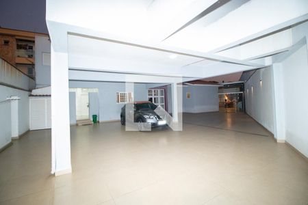 Casa à venda com 510m², 4 quartos e 7 vagas Casa à venda com 510m², 4 quartos e 7 vagasÁrea externa