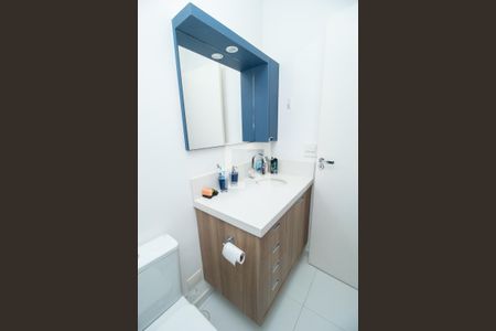 Casa à venda com 510m², 4 quartos e 7 vagas Casa à venda com 510m², 4 quartos e 7 vagasQuarto 2 - Banheiro