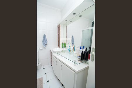 Casa à venda com 510m², 4 quartos e 7 vagas Casa à venda com 510m², 4 quartos e 7 vagasQuarto 4 - Banheiro