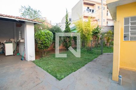 Casa à venda com 411m², 1 quarto e 3 vagas Casa à venda com 411m², 1 quarto e 3 vagasQuintal