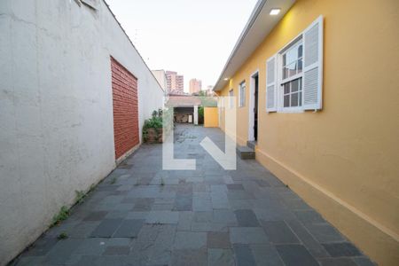 Casa à venda com 411m², 1 quarto e 3 vagas Casa à venda com 411m², 1 quarto e 3 vagasGaragem