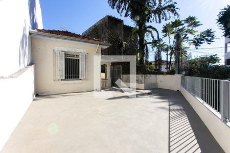 Casa à venda com 180m², 3 quartos e 1 vaga Casa à venda com 180m², 3 quartos e 1 vagaVaranda