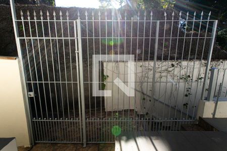 Casa à venda com 180m², 3 quartos e 1 vaga Casa à venda com 180m², 3 quartos e 1 vagaEntrada