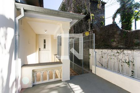 Casa à venda com 180m², 3 quartos e 1 vaga Casa à venda com 180m², 3 quartos e 1 vagaVaranda