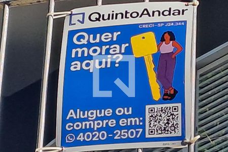 Casa à venda com 180m², 3 quartos e 1 vaga Casa à venda com 180m², 3 quartos e 1 vagaFachada - Placa