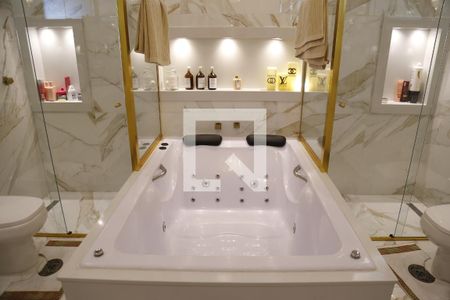 Casa de condomínio à venda com 350m², 3 quartos e 4 vagasBanheiro da Suíte 3