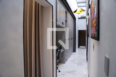 Casa de condomínio à venda com 350m², 3 quartos e 4 vagasCorredor