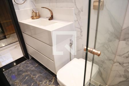 Casa de condomínio à venda com 350m², 3 quartos e 4 vagasBanheiro da Suíte 2